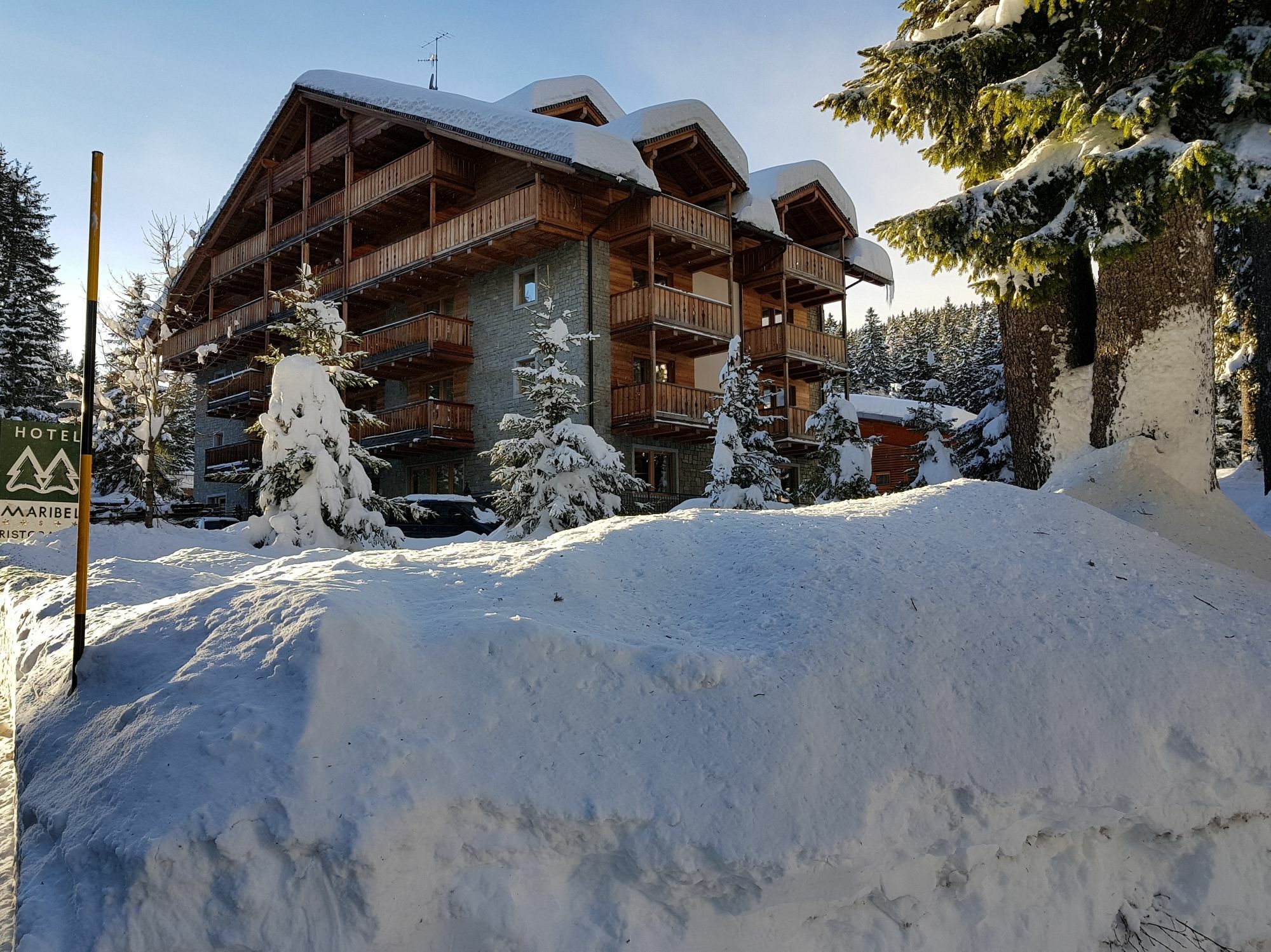 Maribel Hotel Madonna エクステリア 写真